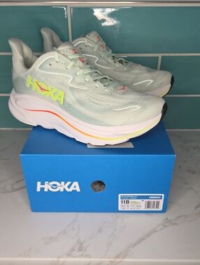 NIB HOKA Clifton 10 Women's Running Shoe Size 11B